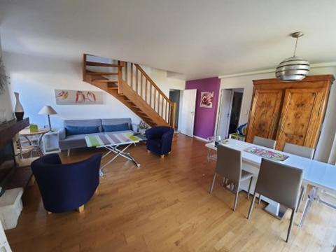 Maison Au Coeur De La Petite Cite De Caractere Hébergement de vacances