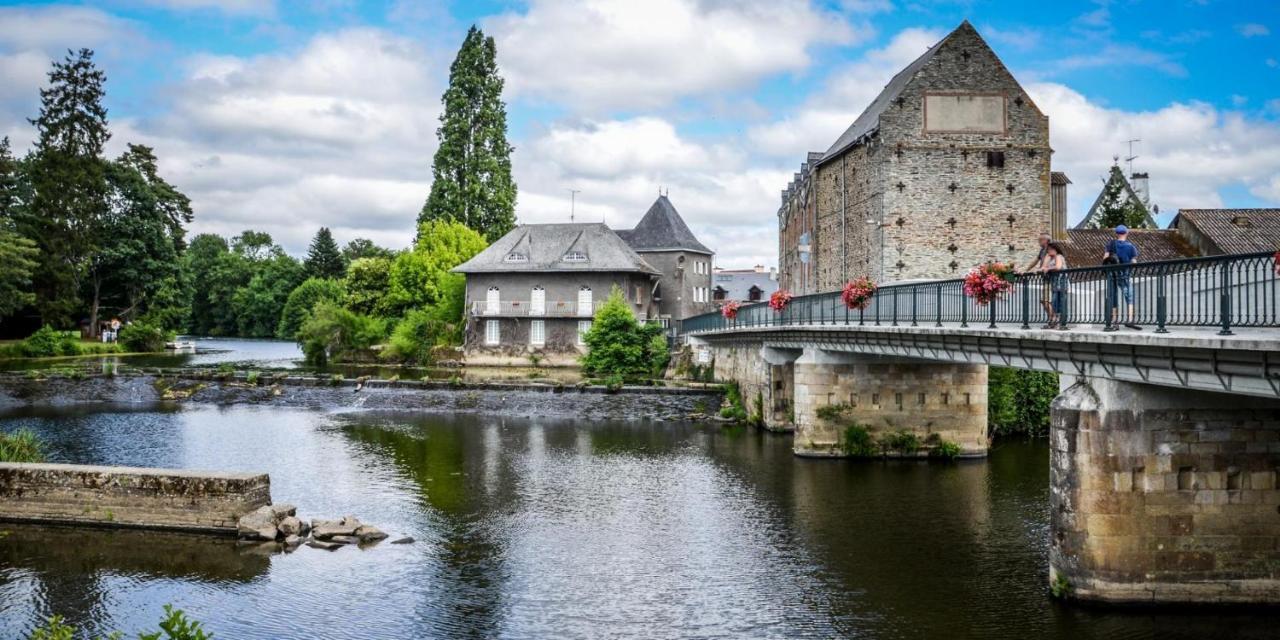 Maison Au Coeur De La Petite Cite De Caractere Hébergement de vacances *